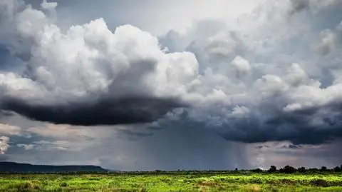Pogoda na dziś: piątek przyniesie deszcz, burze i gorąc