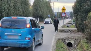 Mieszkańcy nadal nie czują się bezpiecznie, chcą budowy chodnika 