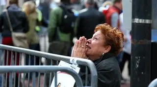 Fotografowi udało się uchwycić emocje na twarzach uczestników ataku