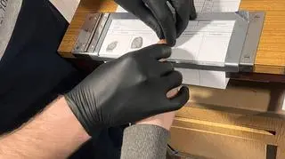 Weszli do nieswojego domu, bo "szukali spokojnego miejsca do snu i degustacji trunków"