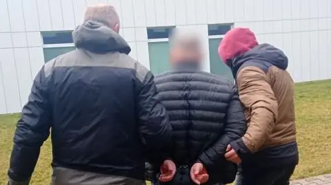 Mieli zaatakować, później zawlec do mieszkania, bić i przypalać żelazkiem. "Na koniec ogolili głowę maszynką"