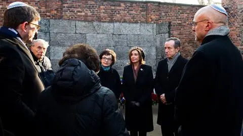Nancy Pelosi złożyła wizytę w Miejscu Pamięci i Muzeum Auschwitz
