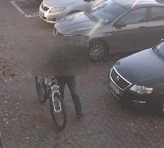 Wizerunek mężczyzny uwiecznił monitoring