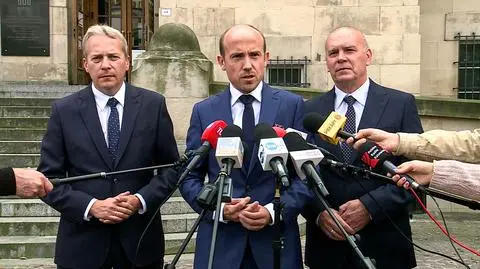 "PiS - posady i szmal". "Raz jeszcze proszę, przerwijcie ten spektakl"