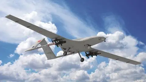 PREMIUM DRON BAYRAKTAR TB2 Dron Bayraktar TB2 z pełnym uzbrojeniem.