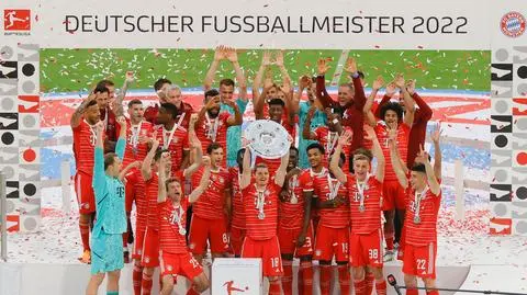 Lewandowski z asystą. A po meczu medal na szyi