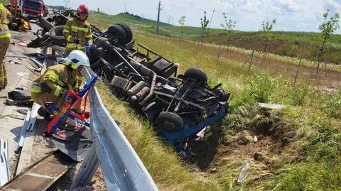 Zderzenie dwóch ciężarówek na S61