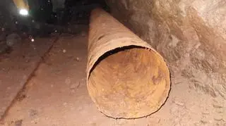 Wnętrze odkrytego korytarza