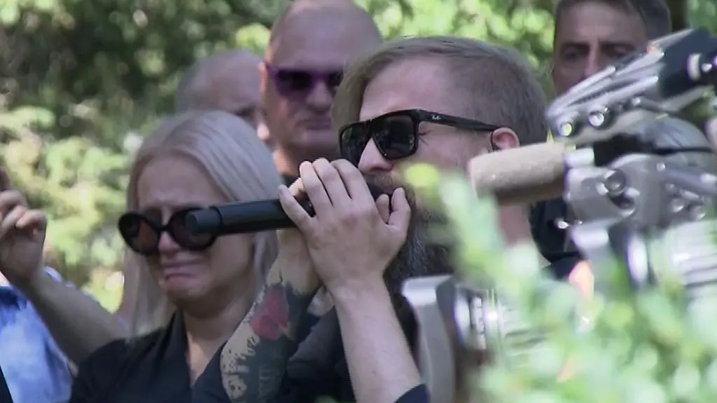 Korę pożegnał wokalista Organek który zaśpiewał Czarną Madonnę