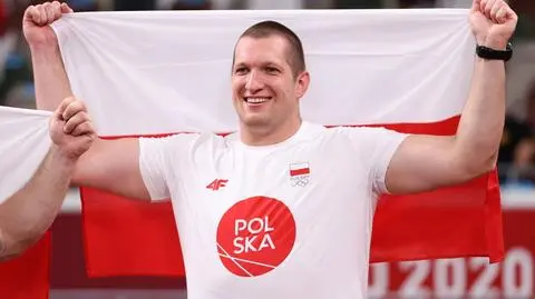 Wojciech Nowicki wins Olympic gold in hammer throw for Poland