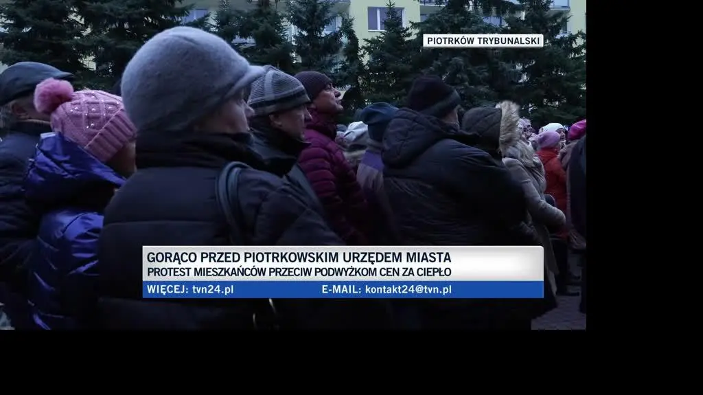 Protest przed urzędem w Piotrkowie Trybunalskim