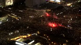 Protestujący na rondzie Dmowskiego 