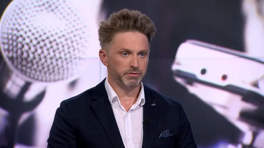 radio-zet-kara-krrit-rozmowa-w-faktach-po-faktach-w-tvn24-tvn24