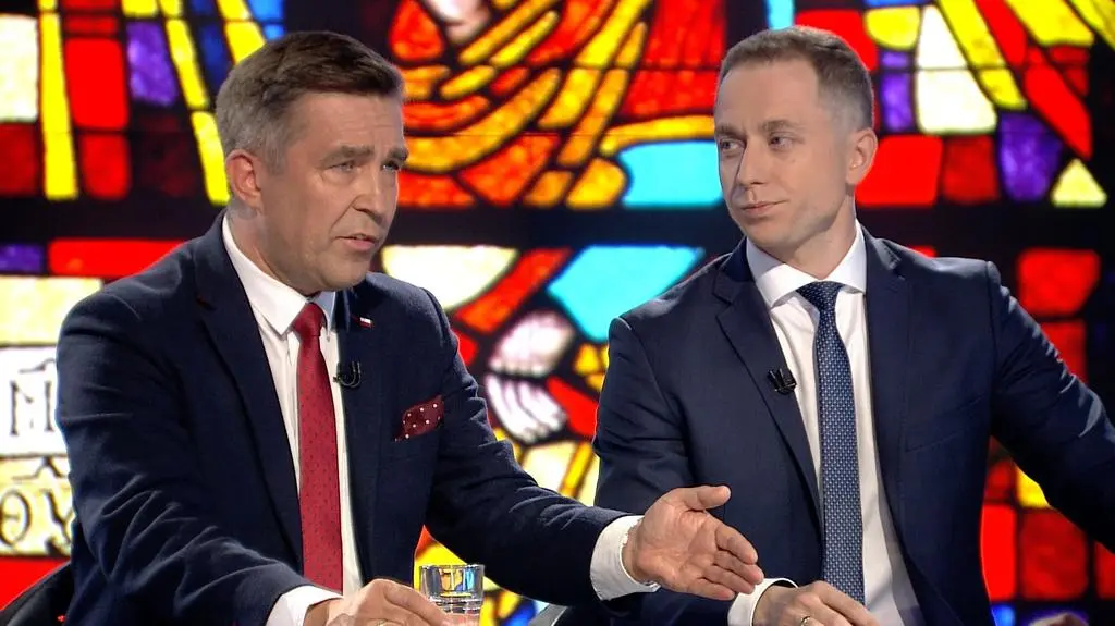 Gryglas o tęczowej Matce Boskiej