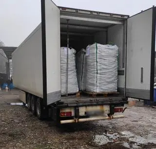 Narkotyki znajdowały się w naczepie