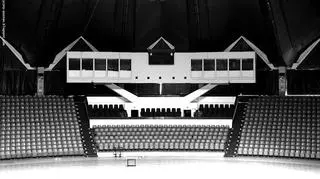 Wnętrze Areny zostało zaprojektowane tak, aby pomieścić w nim jak najwięcej osób 