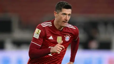 Gol na wagę kolejnego rekordu. Lewandowski ponownie lepszy od Muellera