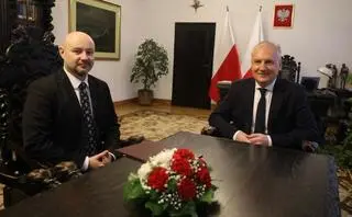 Nowym komisarzem Sopotu został Lucjan Brudzyński (z lewej). Obok wojewoda pomorski Dariusz Drelich