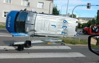 Zderzenie radiowozu z samochodem w Opolu