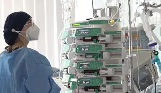 Kobieta przed podłączeniem do respiratora przyznała, że nie była zaszczepiona