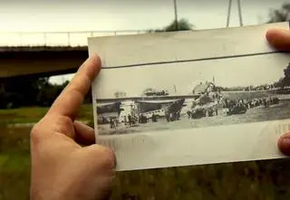 Patrzył na nogi ofiar i szukał teściowej. "Twarz miała zupełnie czarniusieńką"