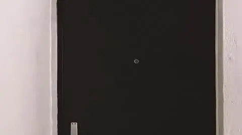 Fundacja Dajemy Dzieciom Siłę - Za drzwiami_1913310398968514