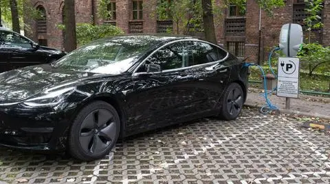 Zamień samochód w mobilną baterię. "Kierowca może zarabiać na tym pieniądze"