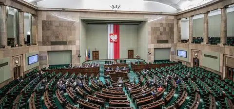 Co z wetem Nawrockiego? "Chodzi o ostrożność", "regulacje są absolutnie spóźnione"