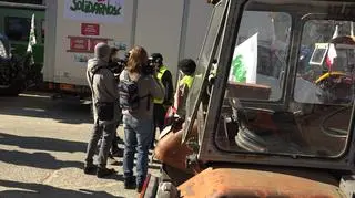 Protest rolników w Szczecinie trwa niezależnie od dymisji ministra rolnictwa - 05.04.2023 r.