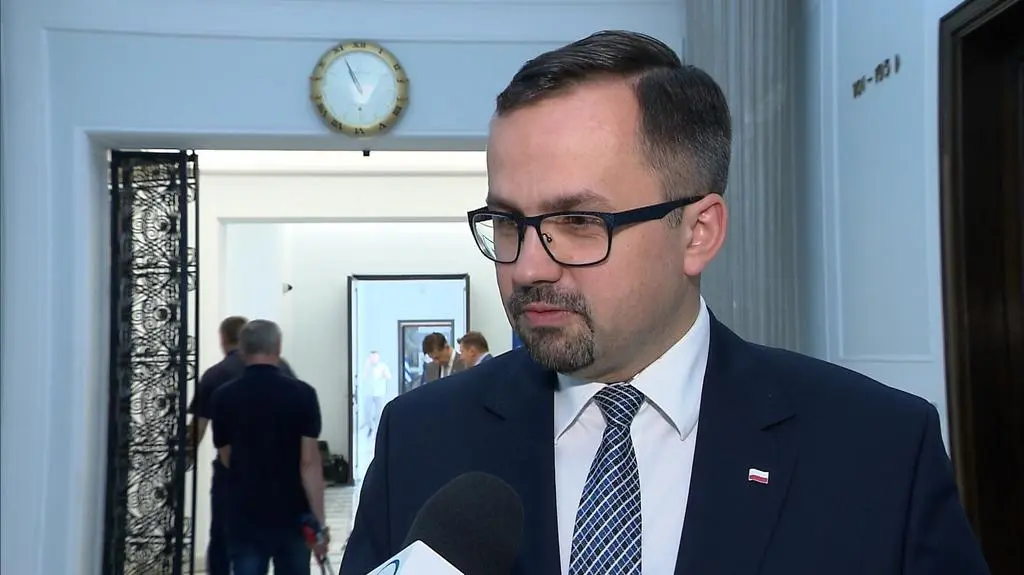 Horała: przedwczesna seksualizacja prowadzi do całego szeregu problemów