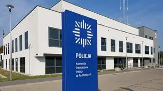 Policjanci pomogli mamie 10-miesięcznego dziecka zatrzaśniętego w samochodzie