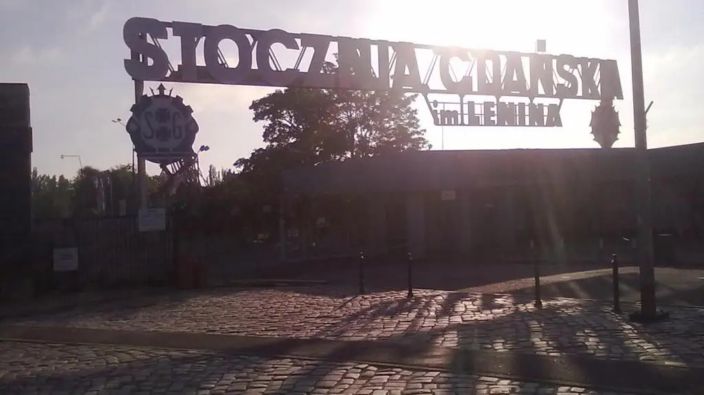 "Solidarność" zniknęła znad bramy stoczni