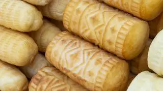 oscypek shutterstock_2320946541