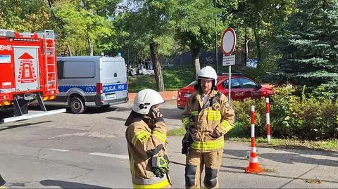 Policja: osiem osób rannych, trwają przesłuchania. Najnowsze informacje