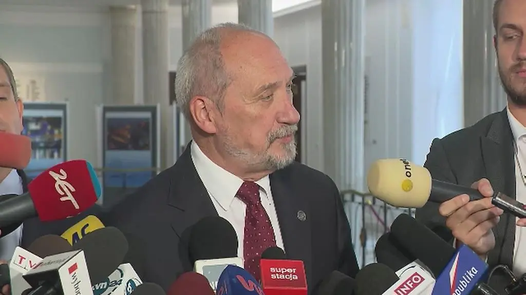 Macierewicz o Kraszewskim: przepisy dają na sprawdzenie czas rzędu roku