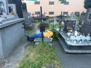 Do libacji alkoholowych na cmentarzu dochodzi od ośmiu lat