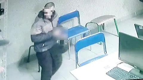 Przyszedł, bo chciał być zatrzymany. Kiedy policjanci odmówili, "zza bielizny" wyciągnął narkotyki