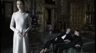 Polka Monika Jagaciak (pierwsza z lewej) w reklamie Valentino na sezon jesień-zima 2012-13