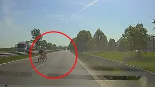 Rowerzysta jechał wężykiem DK 92
