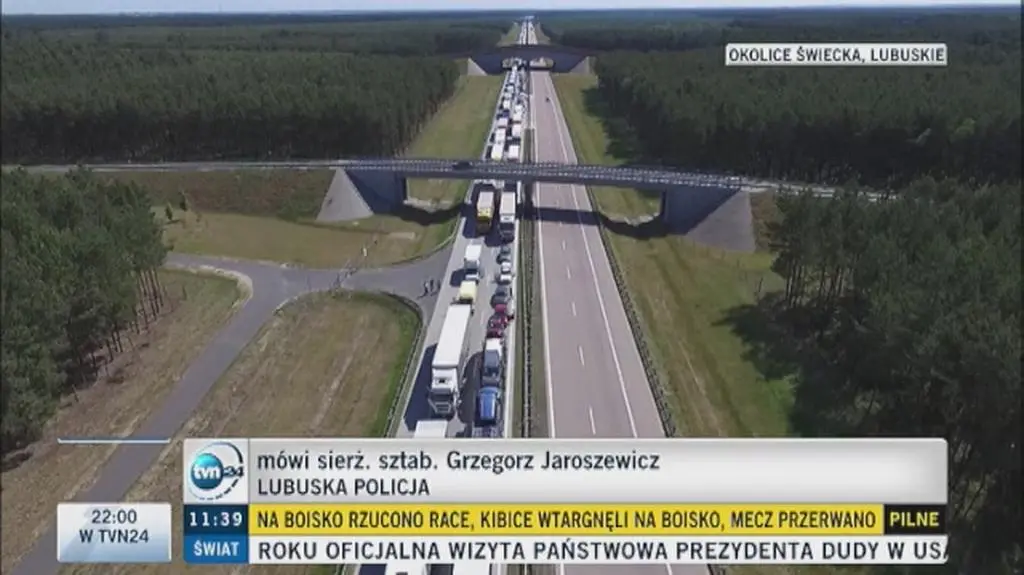 Korki na autostradzie. Policja: weźcie wodę!