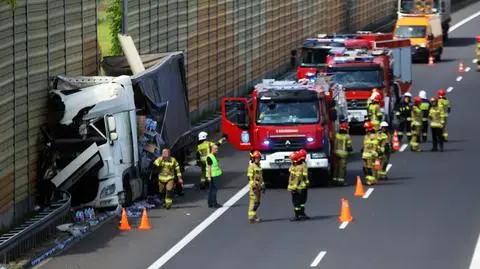 Wypadek na autostradzie A1 pod Kutnem