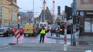 Korek ciągnie się w stronę placu Dominikańskiego 