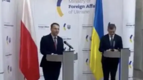 Sikorski in Kyiv. Poland's new foreign minister to propose aid package and meet with Zelenskiy