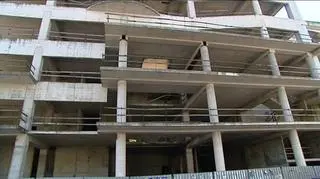 Rusztowania straszą w samym centrum