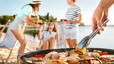 Zakaz "spożywania posiłków" na plaży na popularnej wyspie. Grozi za to wysoka grzywna