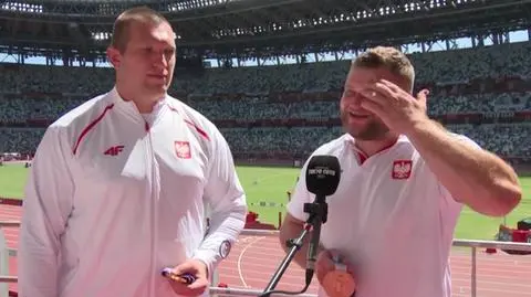 Nowicki i Fajdek zmęczeni na ceremonii. "Trudno, jakoś dla tych medali się poświęcimy"
