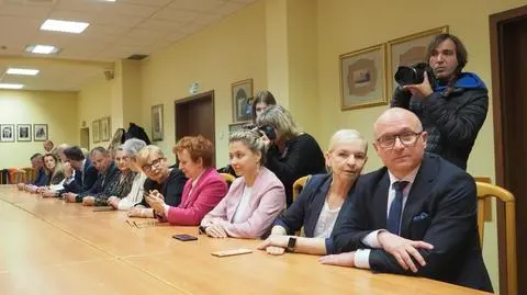Trzech graczy i trudne rozmowy o rządzeniu po "brudnych zagrywkach" w kampanii