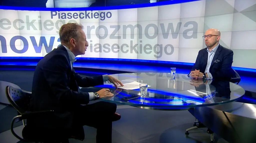 Nie doszukiwałbym się działań specjalnych że ktoś był lub nie był koniem trojańskim