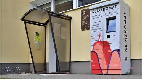 Książkomat przy bibliotece Morenowej