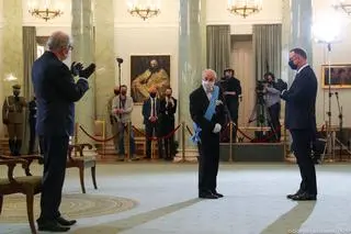 Profesor Andrzej Kułakowski odznaczony Orderem Orła Białego